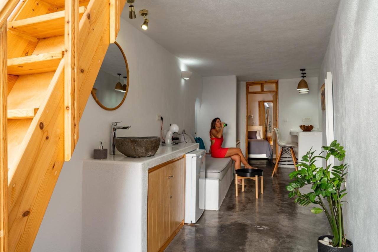 Akron Cliff Suite Фира Екстериор снимка