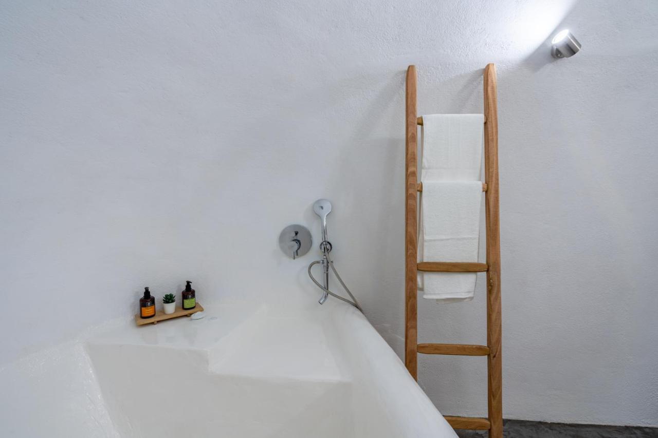Akron Cliff Suite Фира Екстериор снимка