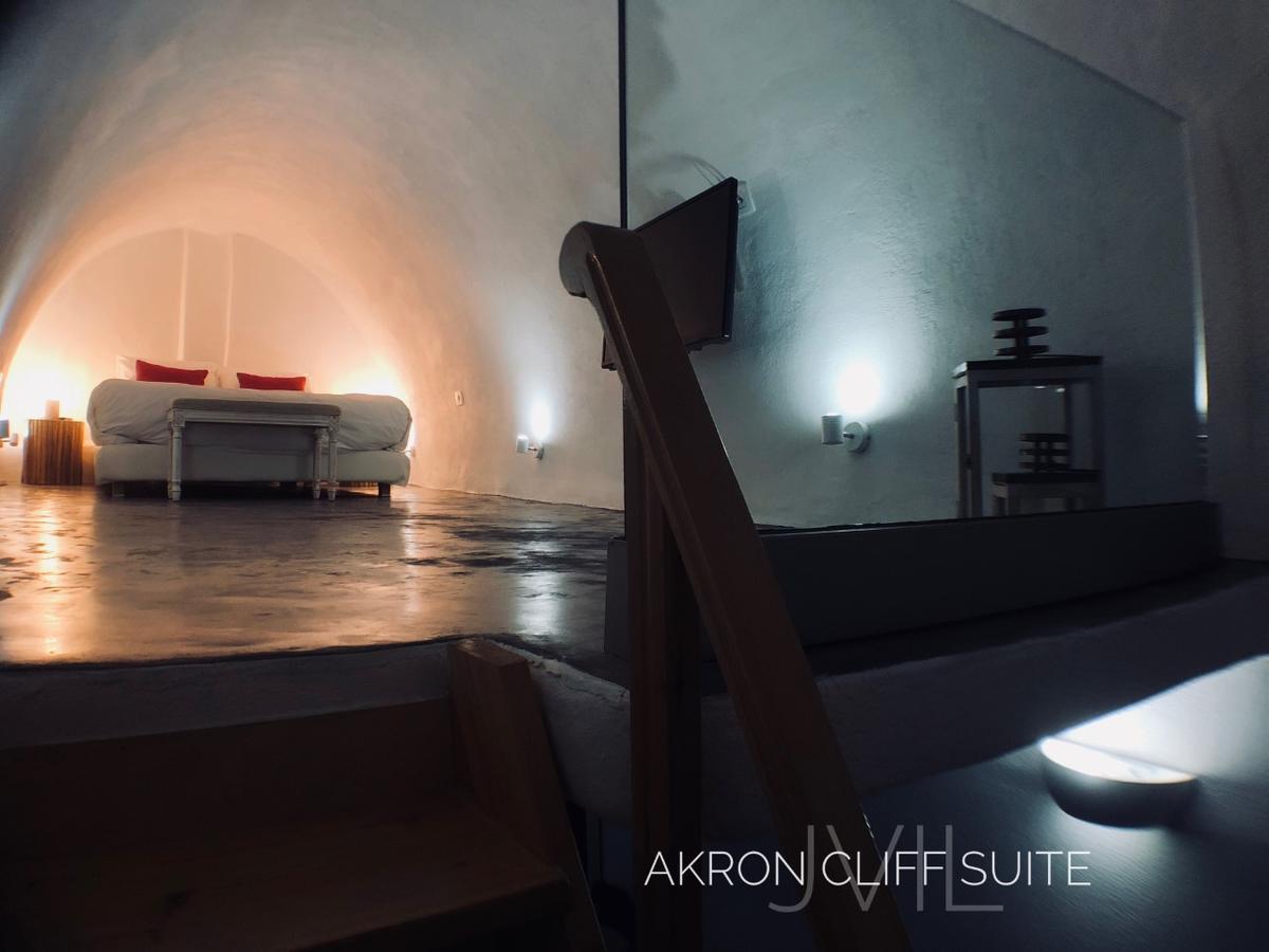 Akron Cliff Suite Фира Екстериор снимка